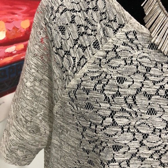 The Limited Medium  lace shirt - Picture 2 of 6